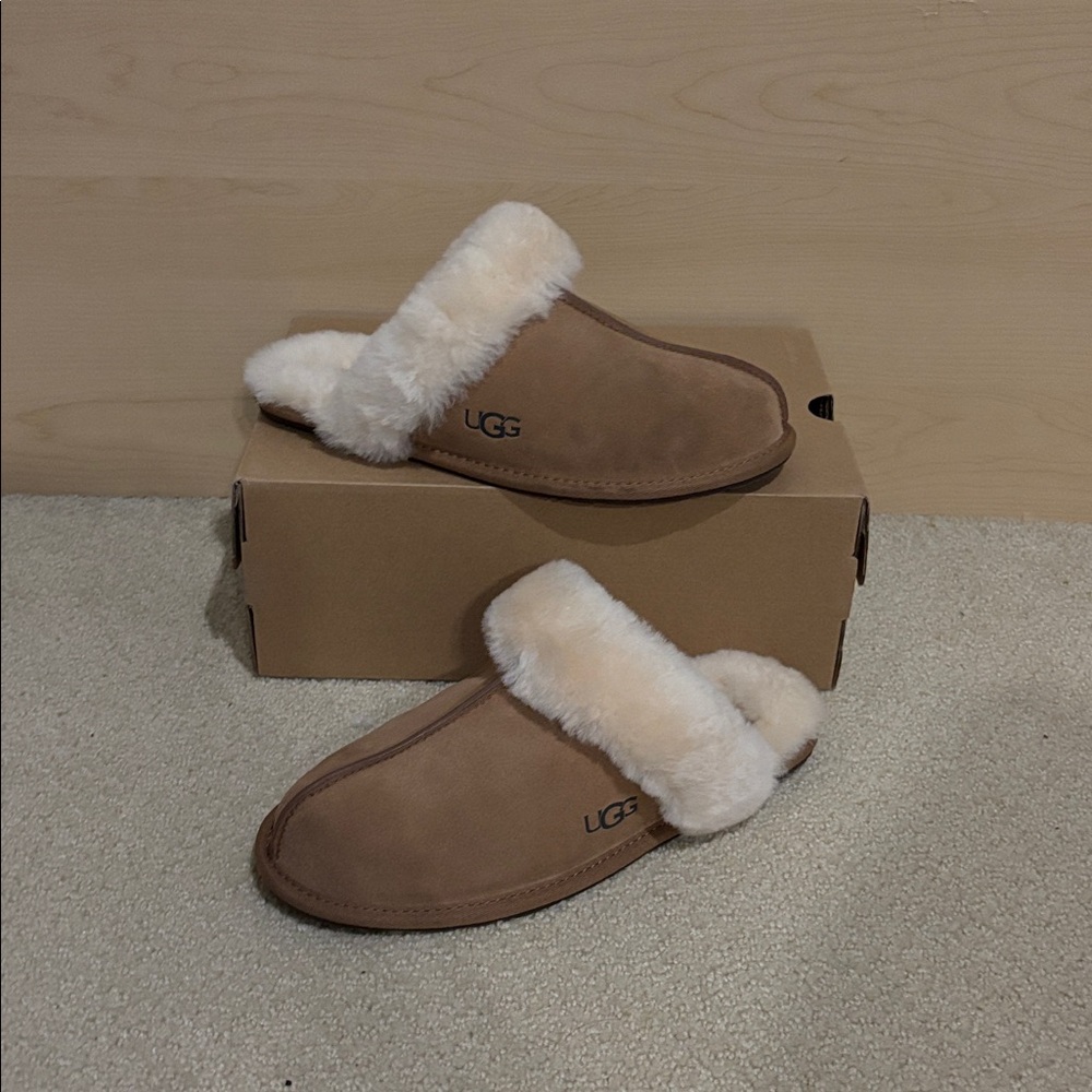 Ugg Women’s Scuffette ll size 9